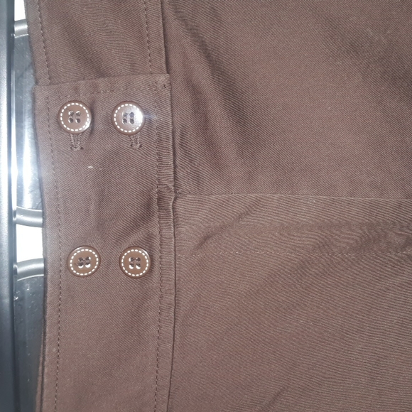 🌺BROWN Shorts - Picture 2 of 3